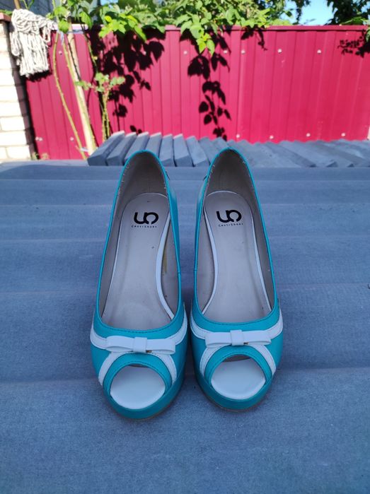 Туфли на високому підборі