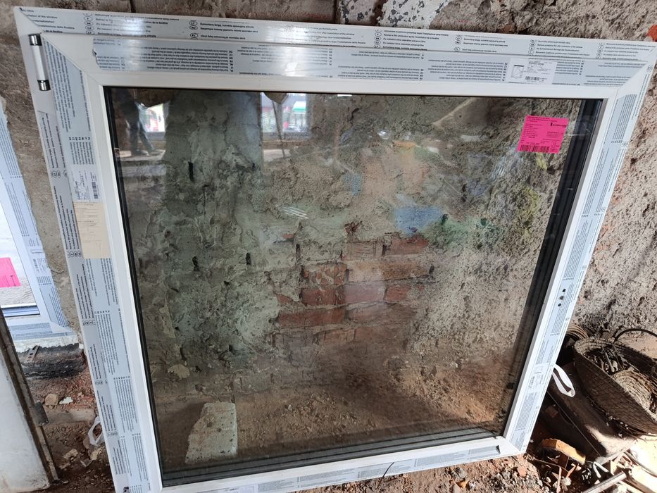 Nowe okno 3 szybowe 120x120 kolor orzech