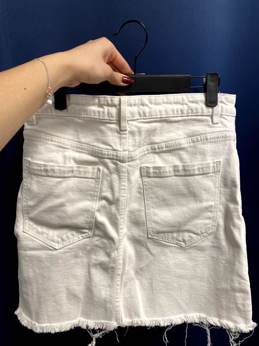 Biała jeansowa spódnica