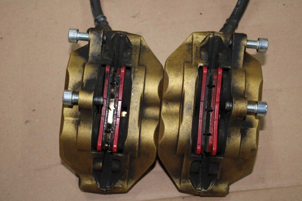Komplet Zacisk Zaciski Hamulcowy Lewy Prawy Honda CBR 929 SC44 00-01