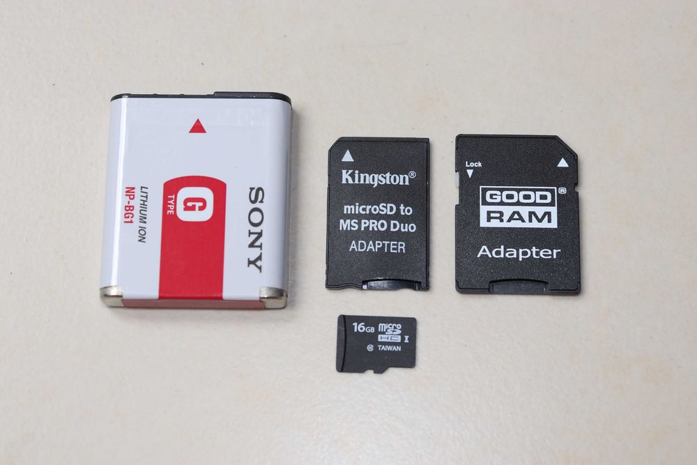 Aparat Sony Cyber-shot DSC-H10 nie wiem czy działa