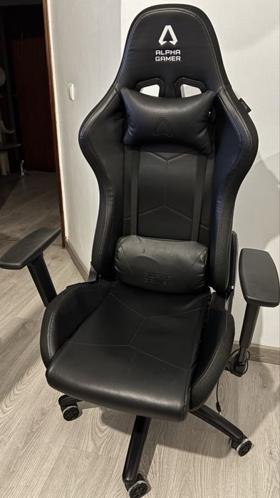 Cadeira Gamer Alpha Gamer com Luzes LED RGB – Preta