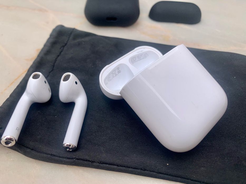Apple AirPods 1st Gen, Like New64751403320833124