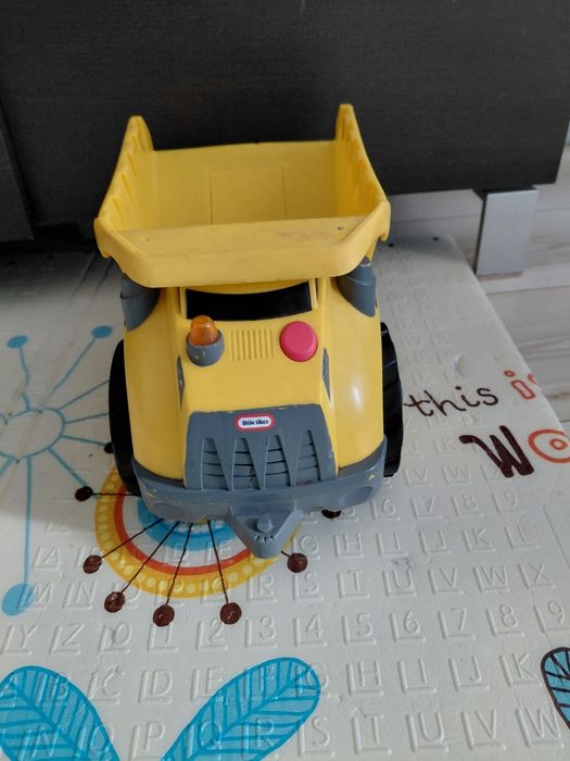 Duże auto little tikes