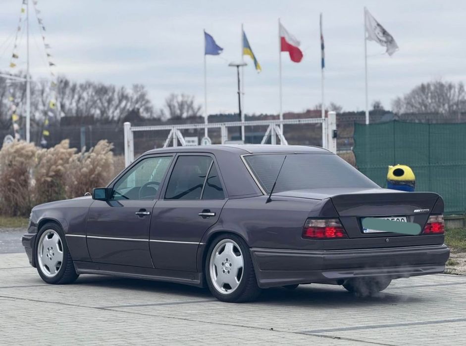 Mercedes E280  pakiet amg ( W124)