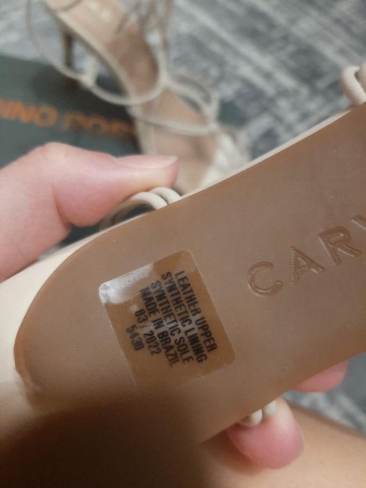 sandałki na szpilce  rozm 37skóra  Carvela