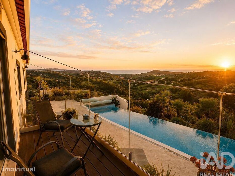 Casa / Villa T5 em Bárrio de 387,00 m2
