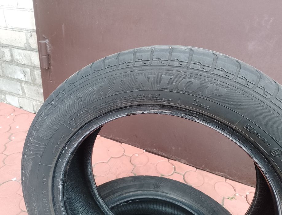 Резина Dunlop 165 65 15 шини скати