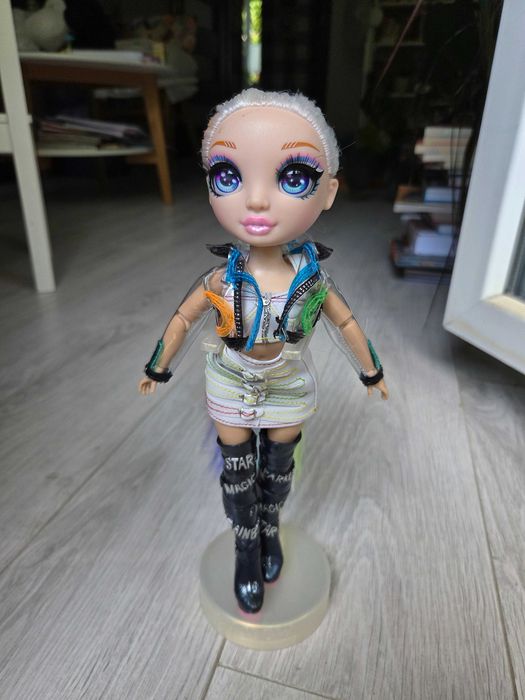 Lalka Rainbow High Amaya Raine - stan bardzo dobry