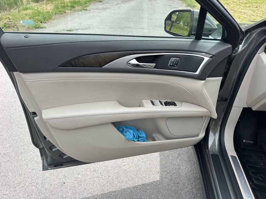 Lincoln MKZ 2.0 EcoBoost - 12 тис. долл.
