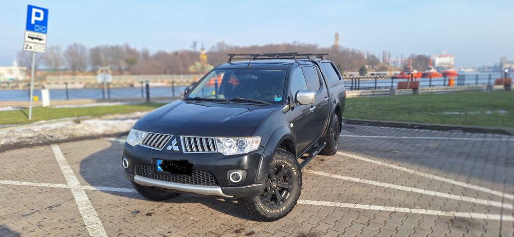Mitsubishi L200 Pickup z 2011 PILNIE