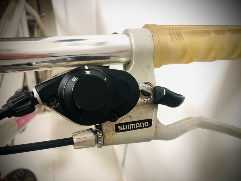 Bicicleta BTT c material shimano