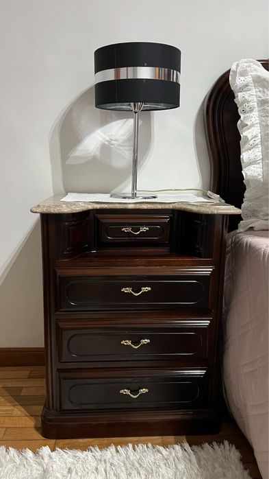 2 mesas de cabeceira + Cómoda em cerejeira