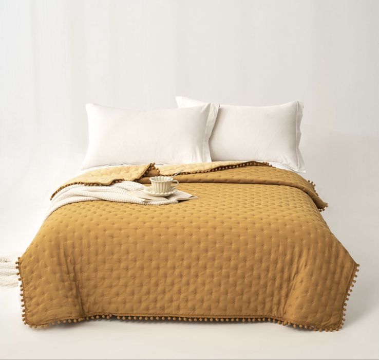 Colcha amarelo mostarda