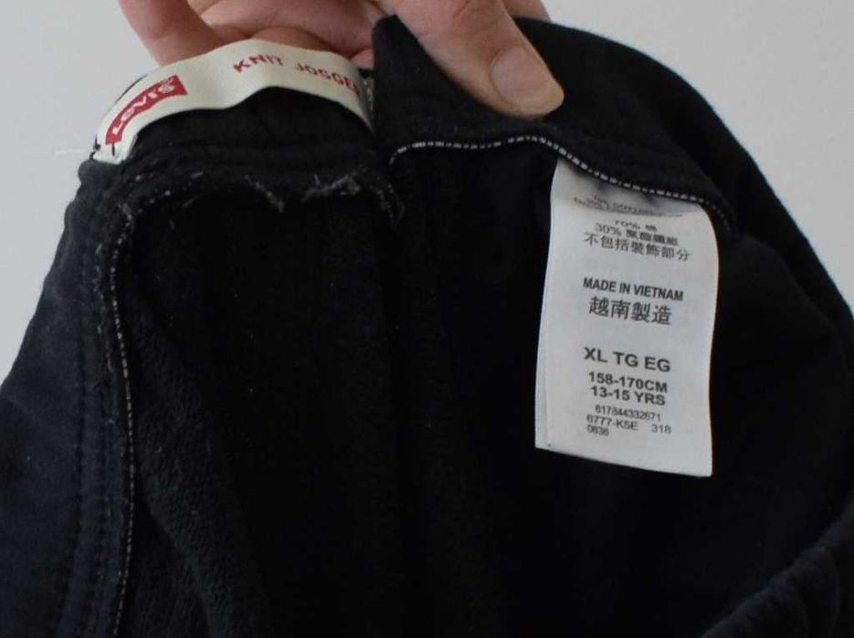 Levi's jogger spodnie dresowe czarne s m r. 158 / 170