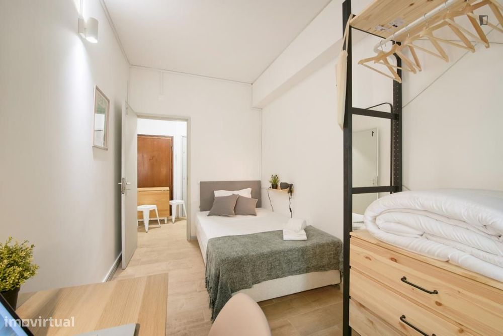 Quarto - localizado em Arroios Lisbon