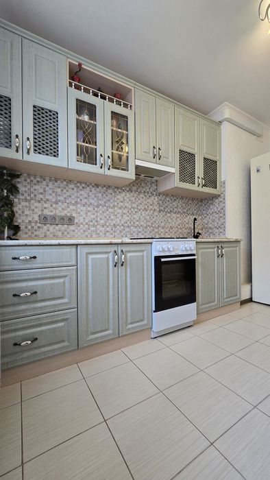 Продаж 3 кімнатна квартира  з ремонтом,  Центральний район, сертифікат