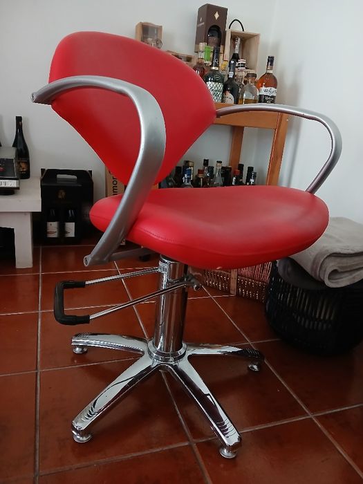 Cadeira de Cabeleireiro Com Elevador