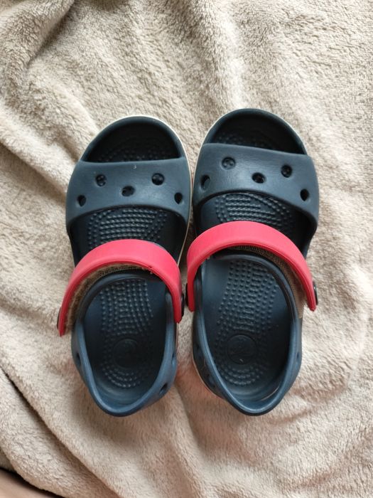 Crocs dziecięce c8 roz24-25 granatowe