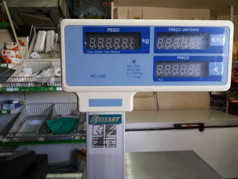 Balança digital de precisão.