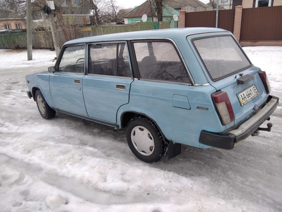 Продам ваз-2104..