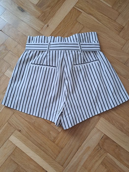 Damskie spodenki w paski reserved