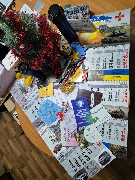 Фірмова поліграфія, календарі, сувенірна брендована продукція