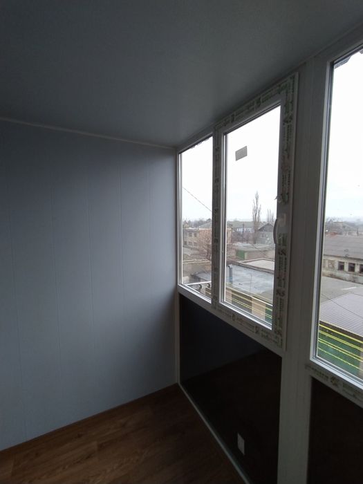 Балконы и пристройки.