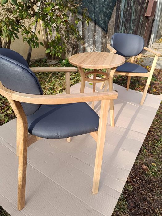 Меблі з дерева ясень