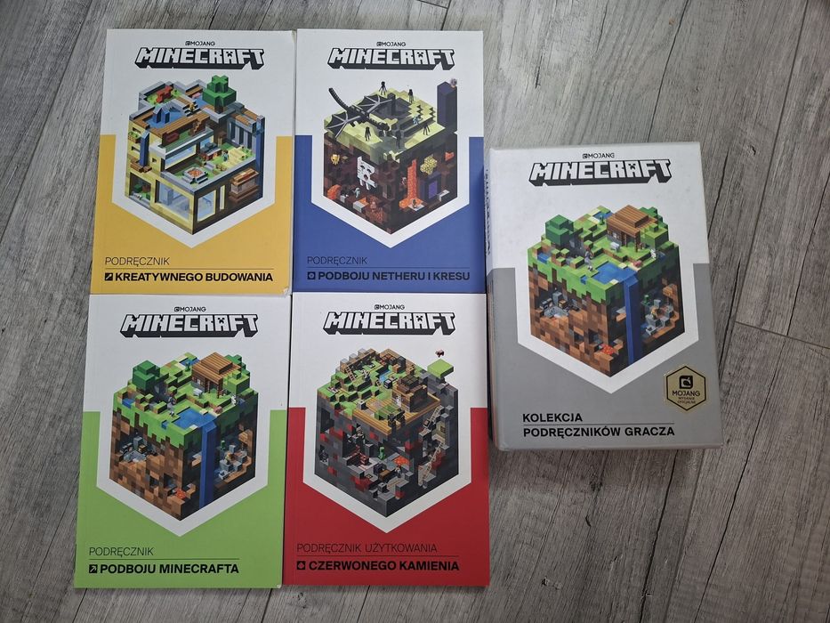 kolekcja książek  podręczników gracza minecraft