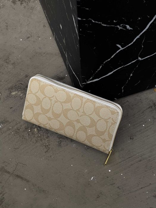 Кошелек женский Coach большой молочний коричневый Коуч
