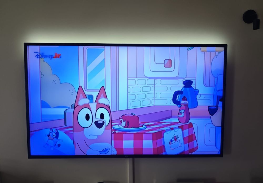 TV LG 60UM7100 (LED - 60'' - 152 cm - 4K Ultra HD - Smart TV) - 300€