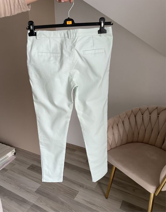 Miętowe spodnie cygaretki L 40 Freesia