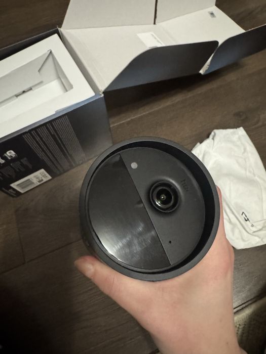 Нова камера спостереження Philips Hue Secure (battery camera)