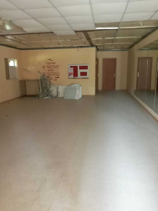 Продам окрему будівлю на просп. Тракторобудівників, 107г, м. Харків