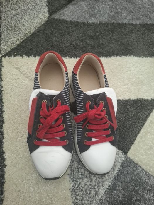 Sapato tenis vermelho e azul  n35
