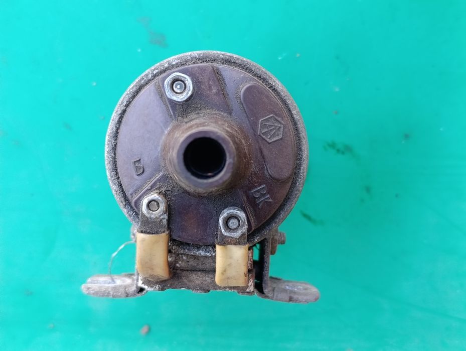 Карбюратор - бензонасос-запчасті Москвич