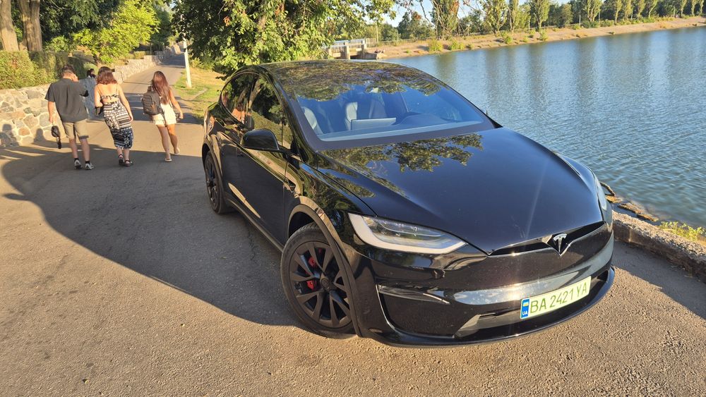 Tesla X Plaid