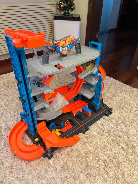 Garaz rekina Hot Wheels