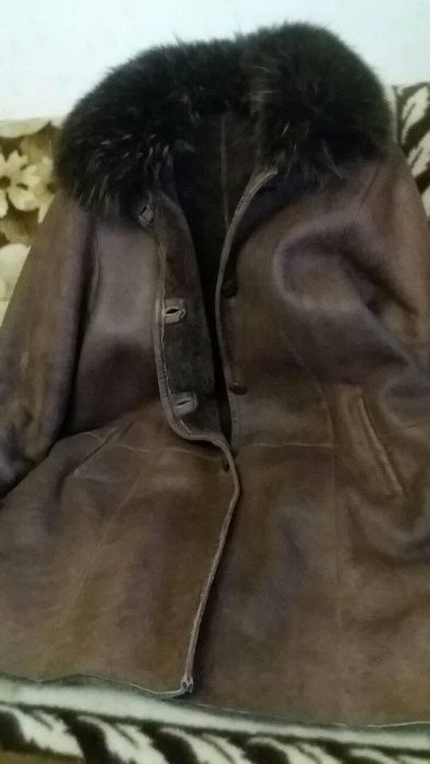 Дублёнка женская Турция тёплая, 48 размер объём груди 126см.