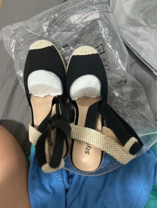 Sapato alto novo