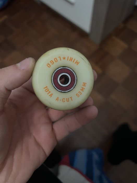 Skate semi novo 8.5