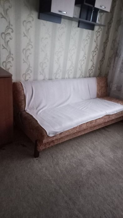 Здається кімната в гуртожитку з комунальними