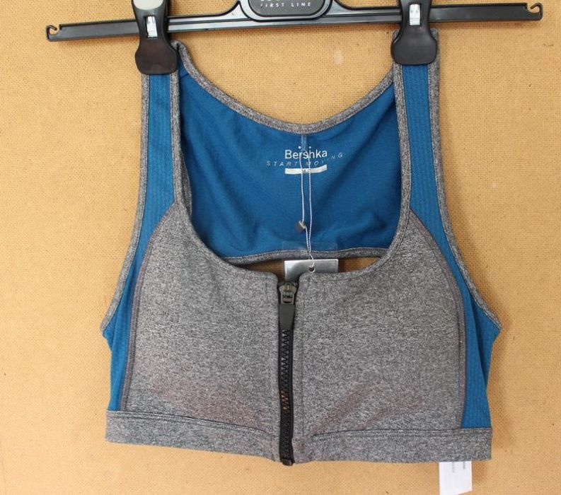 Топ спортивный лиф кроп топ Bershka