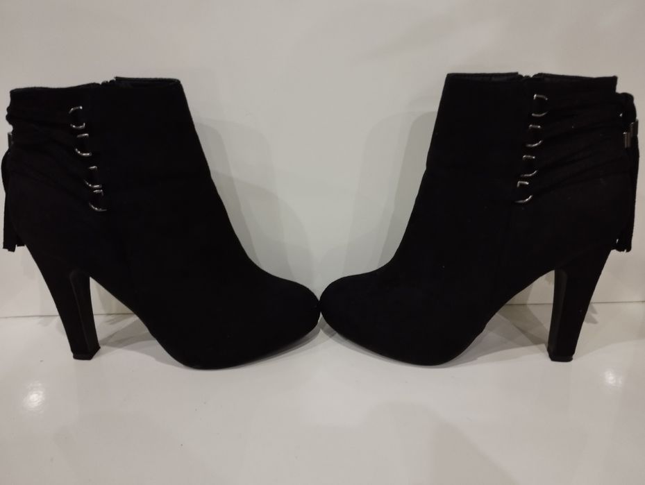 Botas Pretas Camurça Novas
