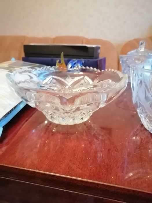 Продам хрустальные салатницы
