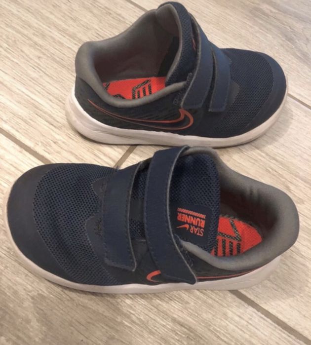Adidasy Nike r. 25 buty sneakersy chłopięce na rzepy granatowe