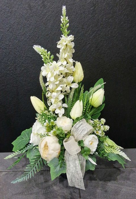 Komplet kompozycji kwiatowych na grób stroik + wkład do wazonu WG207