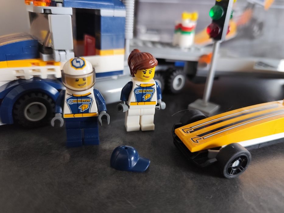 LEGO city 60151- transporter dragsterów