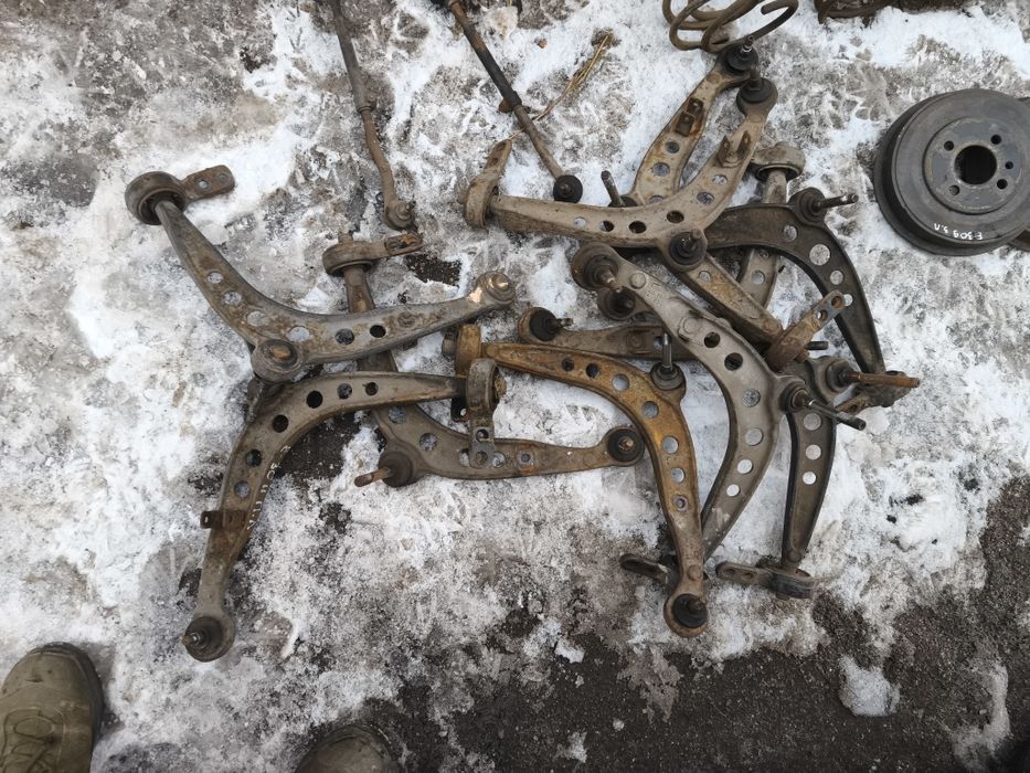 Ходова частина bmw e 30 ричаги пружини рейка